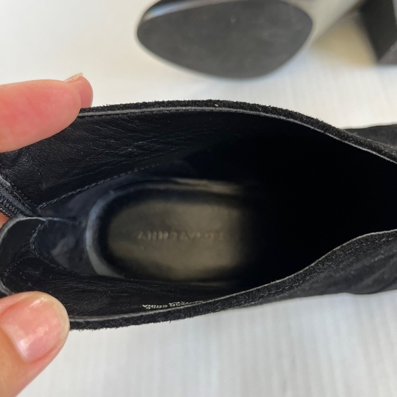 Ann Taylor Sz 7.5 Black Suede Leather Booties Black Heel Boots Back Zip Closure - Picture 7 of 8